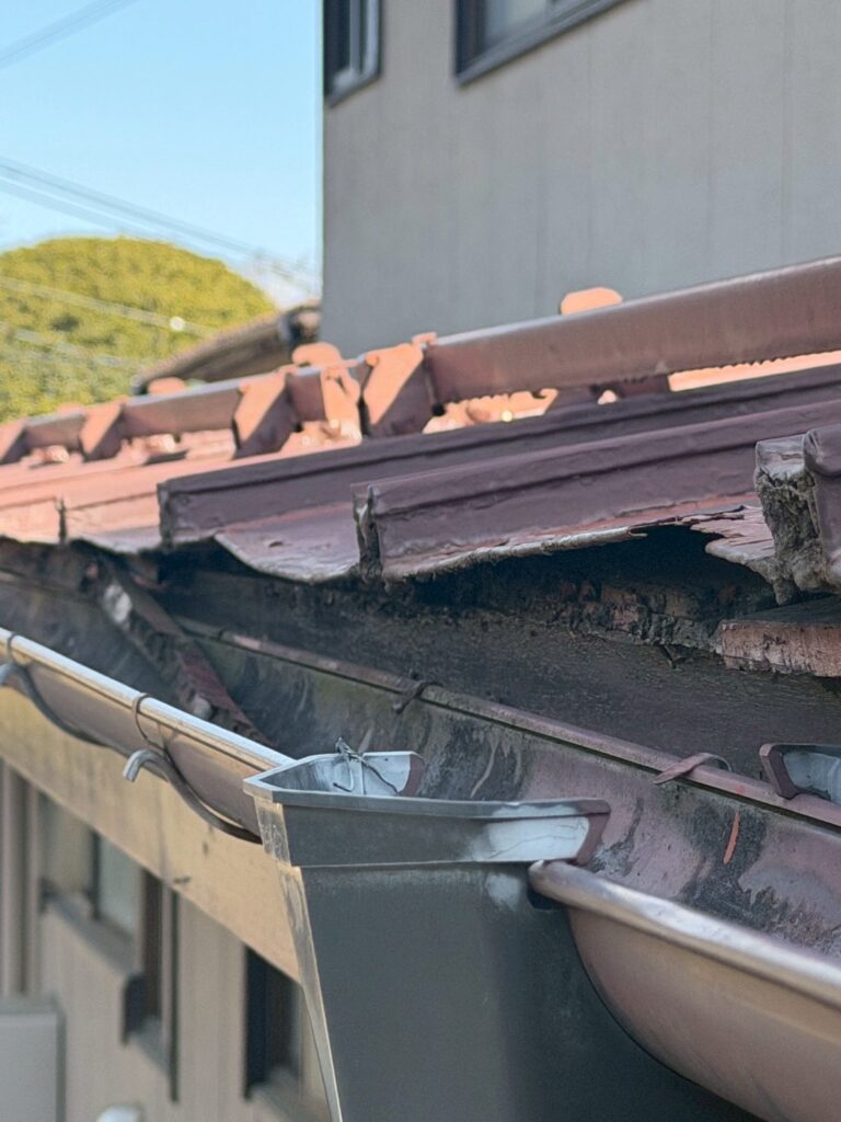 トタン屋根　軒先腐食