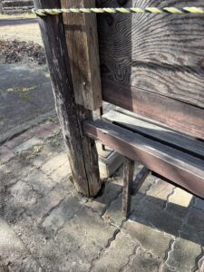 【仙台市宮城野区安養寺｜東屋屋根事例】柱腐食と分電盤を触らない解決策