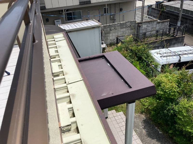 バルコニー下